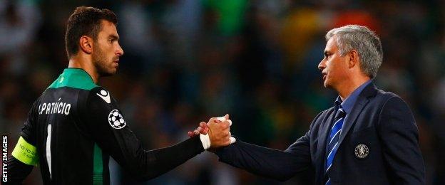 Rui Patricio shakes hands with Jose Mourinho