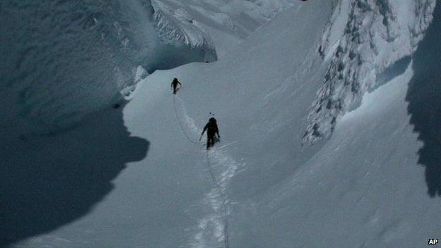 Rescue workers had been searching for the missing climbers in Chile on 30 September 2014