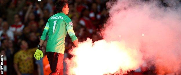 Flares in Arsenal's win against Galatasaray