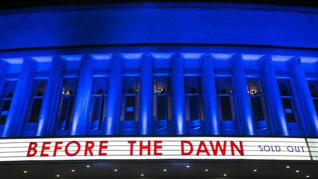 Hammersmith Apollo exterior