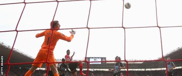 Graziano Pelle scores Southampton's first goal in their 4-0 win over Newcastle