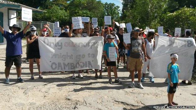 Picture of resettled refugees demonstrating on Nauru