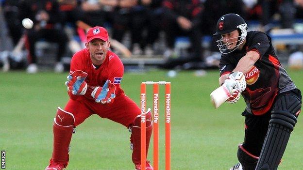 Greg Smith in action for Leicestershire