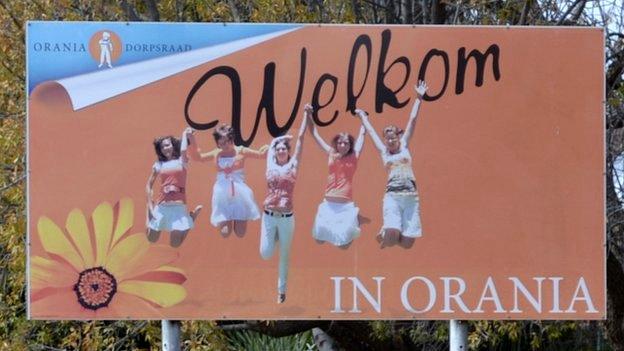 A Welcome to Orania signpost