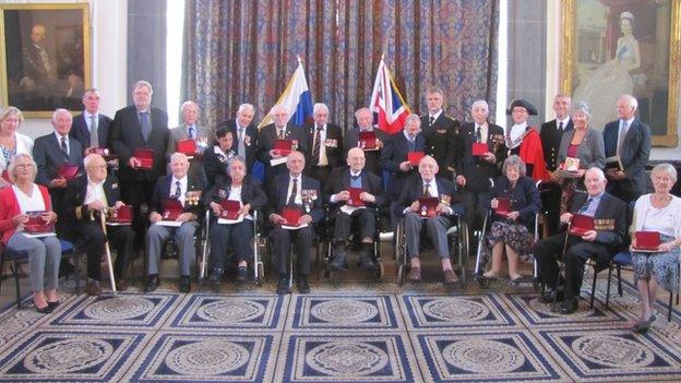 WW2 Veterans receive medals