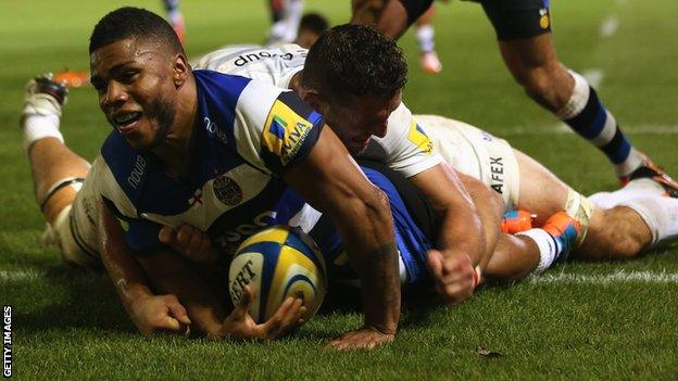 Kyle Eastmond scores for Bath