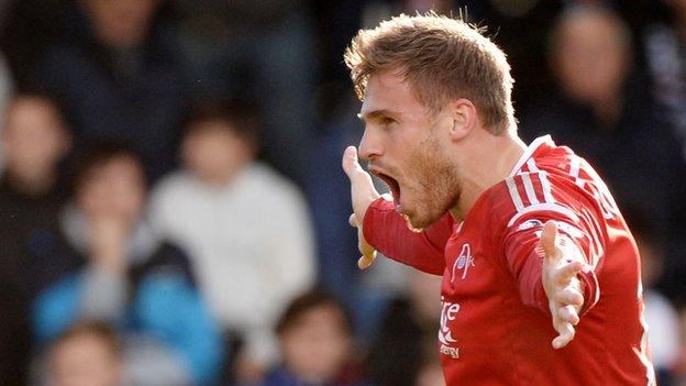 David Goodwillie celebrates for Aberdeen