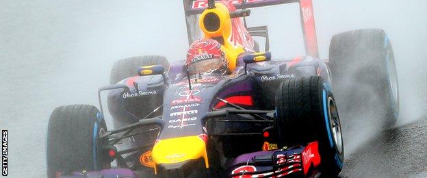 Sebastian Vettel driving at the Japanese Grand Prix