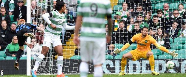 Ali Crawford heads into the net for Hamilton