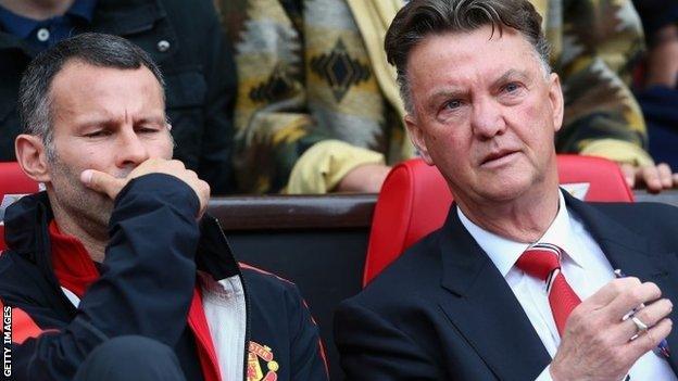 Louis van Gaal and Ryan Giggs on the Manchester United