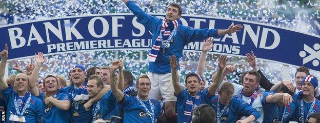 Shota Arveladze celebrates Rangers' Scottish Premier League title triumph at Easter Road in 2005