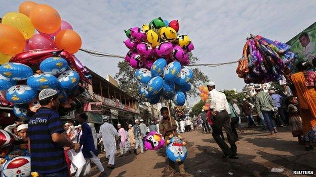 Balloon sellers in India