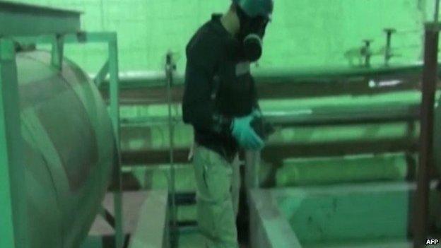 UN inspector at a Syrian chemical weapons facility on 8 October 2013