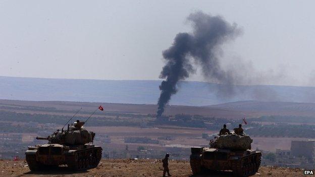 Turkish tanks overlook Kobane. 8 Oct 2014