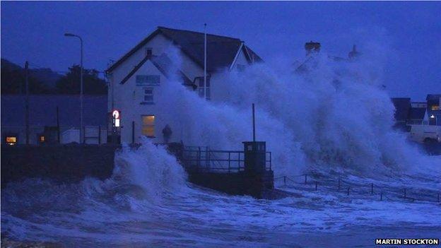 Waves at Pendine