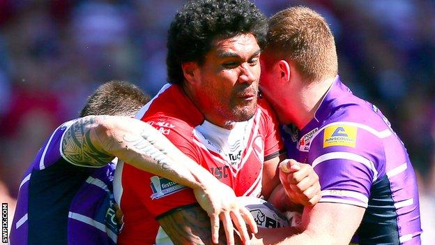 Mose Masoe takes on the Wigan defence