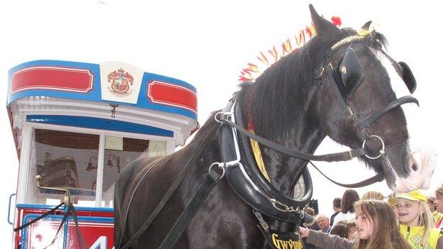 Horse tram