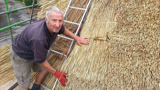 Master thatcher Brian Chalk from Figheldean, Wiltshire