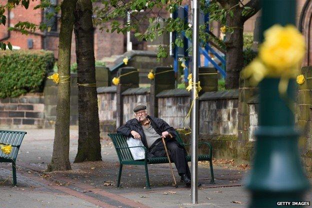 Yellow ribbons around Eccles