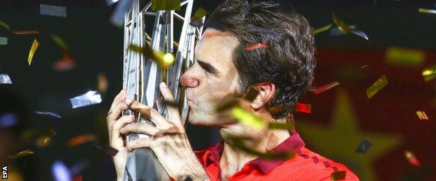 Roger Federer with Shanghai Trophy