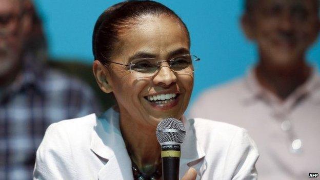 Marina Silva announces endorsement for Aecio Neves