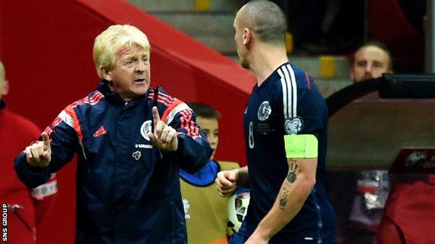 Manager Gordon Strachan passes on instructions to captain Scott Brown