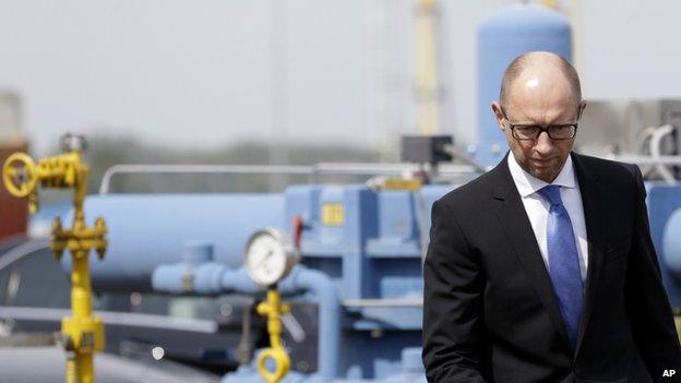 Ukraine's Prime Minister Arseniy Yatseniuk at gas compressor station in Velke Kapusany, Slovakia, (2 Sept 2014)