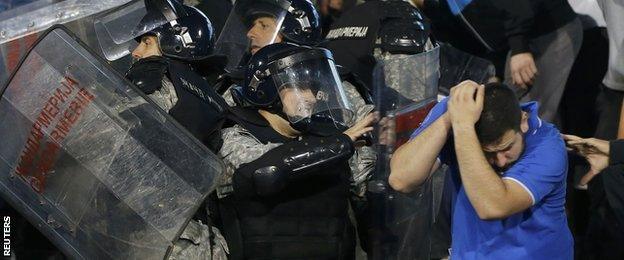 Serbia-Albania matched abandoned after disturbances on the pitch