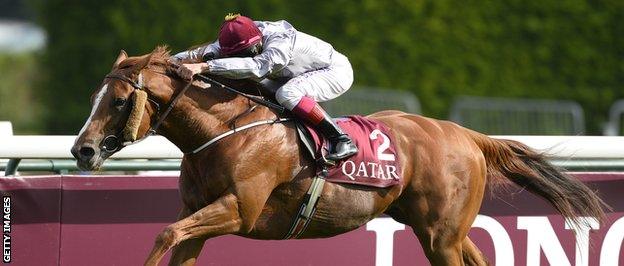 Frankie Detorri riding Ruler of the World at Longchamp