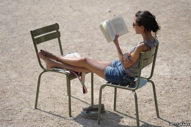 French woman reading