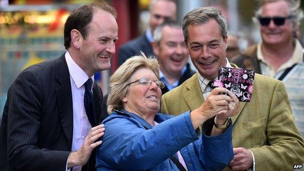 Douglas Carswell and Nigel Farage pose for a selfie