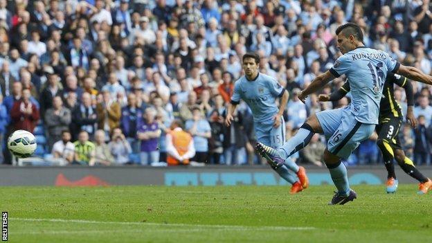 Sergio Aguero scores v Tottenham