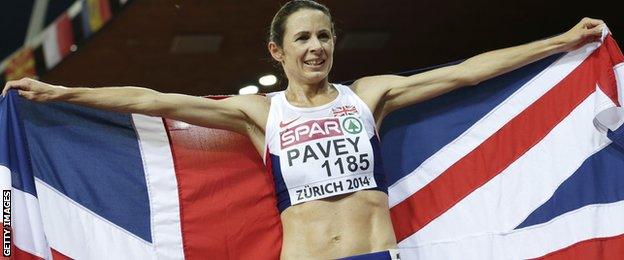 Jo Pavey celebrates her gold medal at the 2014 European Championships