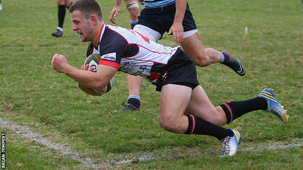 Bertie Hopkin scores the 'winning' try