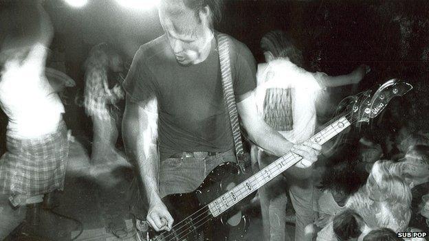 Krist Novoselic playing bass