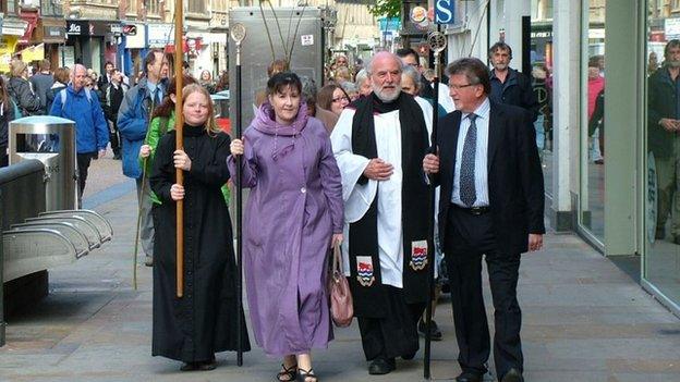 Beating the bounds in Cornmarket Street, Oxford