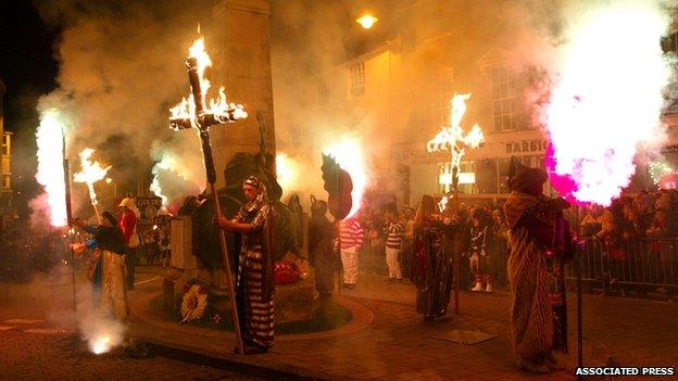 Lewes bonfire night procession