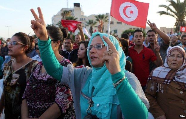 Supporters of Tunisian leader of Popular Front party Hamma Hammami attend his electoral campaign in Sousse south of Tunis, Tunisia, 16 October 2014.