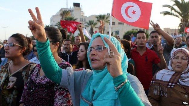 Supporters of Tunisian leader of Popular Front party Hamma Hammami attend his electoral campaign in Sousse south of Tunis, Tunisia, 16 October 2014.