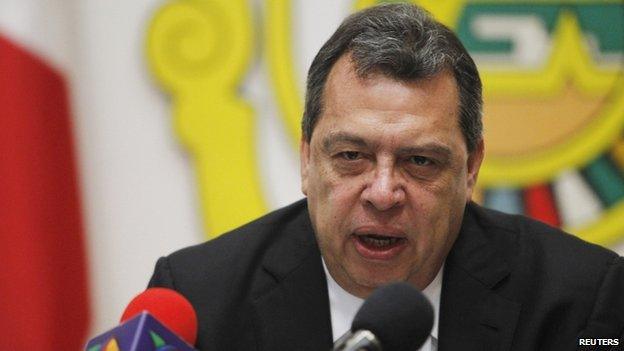 Guerrero Governor Angel Aguirre speaks during a news conference. Photo: 23 October 2014