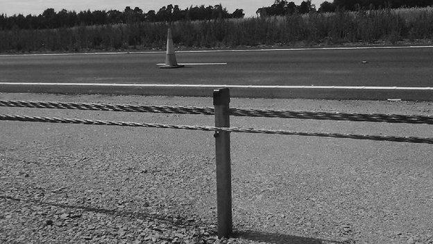 Wire barriers on the A11