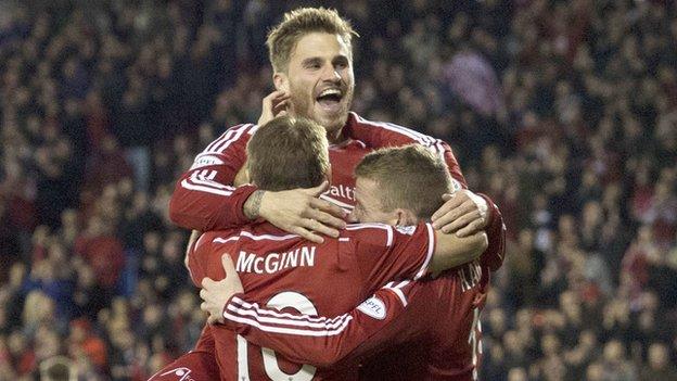 Aberdeen celebrate Jonny Hayes' goal