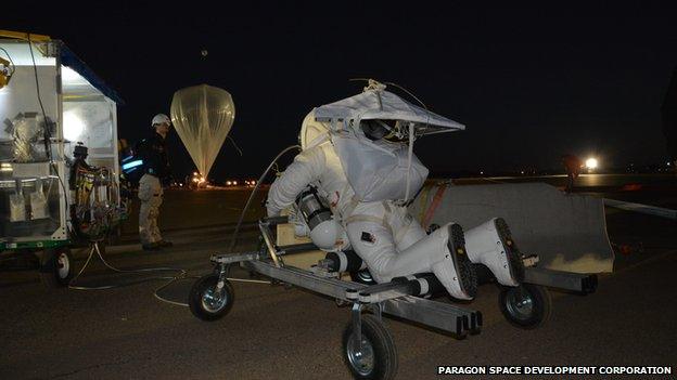 Alan Eustace preparing for skydive in New Mexico on 24 October 2014