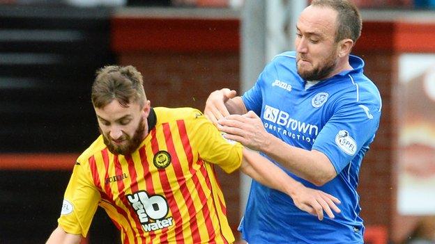 Partick Thistle's Steven Lawless and St Johnstone's Lee Croft