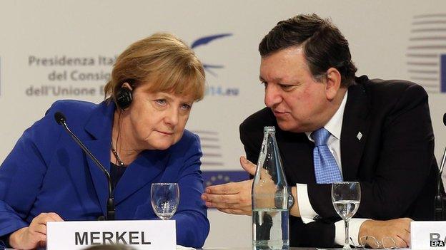 German Canchellor Angela Merkel (L), and European Commission President Jose Manuel Barroso, during the press conference following an European Union (EU) extraordinary summit "Growth and Employment" in Milan, Italy, 08 October 2014