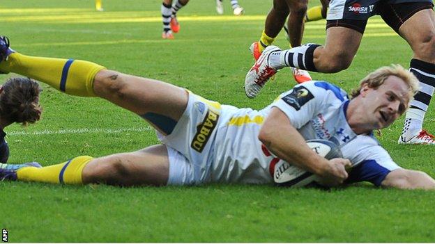 Nick Abendanon scores the first try for Clermont as they beat Sale