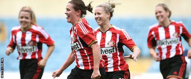 Kelly McDougall scored the opener to put Sunderland on the way to a 4-0 win at Millwall