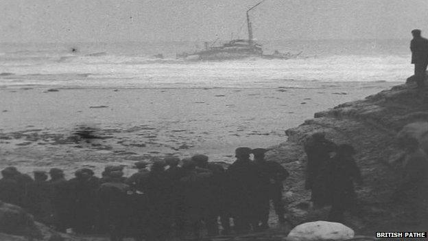 Crowds gather on the cliffs and watch in horror as the hospital ship Rohilla sinks