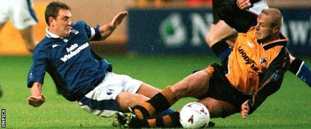 Steve Bruce and Robin Van der Laan, Molineux, November 1996