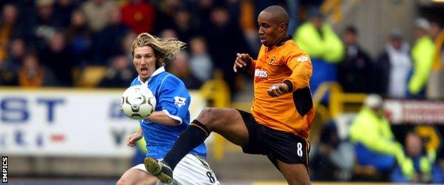 Paul Ince and Robbie Savage, 1-1 draw, Molineux, 2003